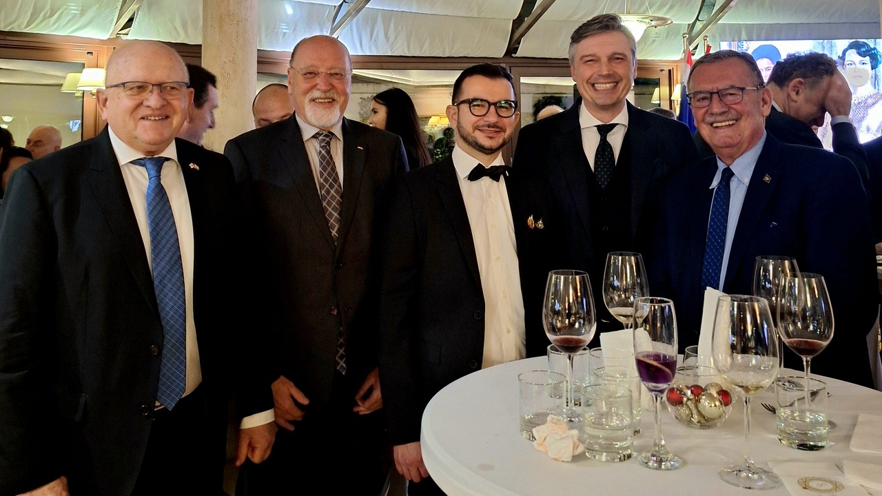 Proslava Nacionalnog dana Kraljevine Tajland